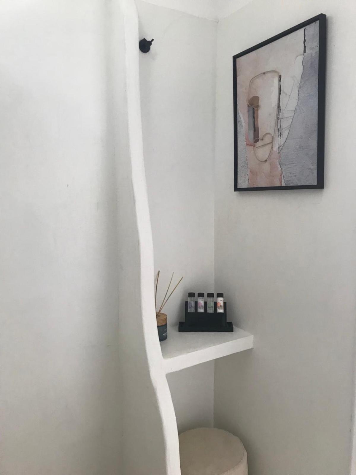 Morpheus Rooms Кіні Екстер'єр фото